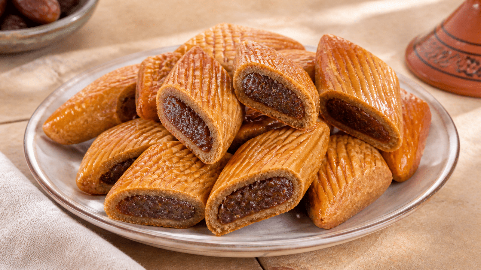 Makrout aux dattes frit et miellé prêt à servir